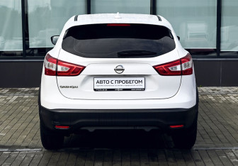 Подержанный автомобиль Nissan Qashqai 2017 года (4 фото)