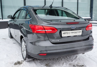 Подержанный автомобиль Ford Focus Sedan 2018 года (3 фото)