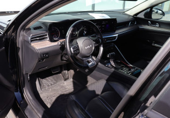 Подержанный автомобиль Kia K5 2022 года (9 фото)