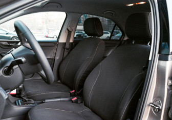 Подержанный автомобиль Skoda Rapid Liftback 2019 года (14 фото)