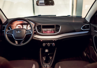 Подержанный автомобиль LADA (ВАЗ) Vesta Sedan 2023 года (17 фото)