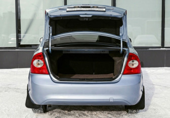 Подержанный автомобиль Ford Focus Sedan 2008 года (18 фото)