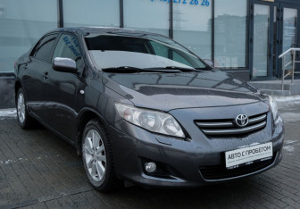 Подержанный автомобиль Toyota Corolla Sedan 2006 года (7 фото)