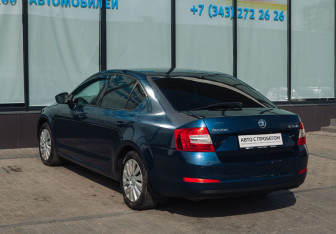 Подержанный автомобиль Skoda Octavia Liftback 2014 года (3 фото)