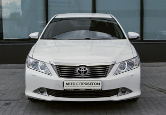 Подержанный автомобиль Toyota Camry Sedan 2011 года (8 фото)