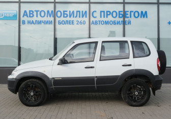 Подержанный автомобиль Chevrolet Niva 2015 года (2 фото)