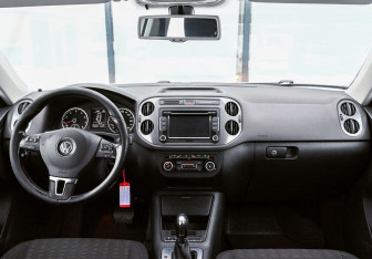 Подержанный автомобиль Volkswagen Tiguan 2012 года (12 фото)