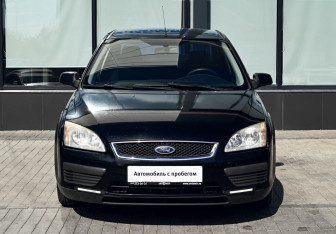 Подержанный автомобиль Ford Focus Sedan 2007 года (8 фото)