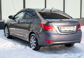 Подержанный автомобиль Hyundai Solaris Sedan 2015 года (3 фото)