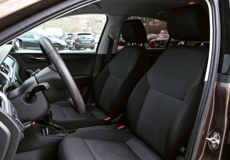Подержанный автомобиль Skoda Rapid Liftback 2018 года (14 фото)