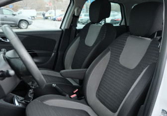 Подержанный автомобиль Renault Kaptur 2016 года (16 фото)