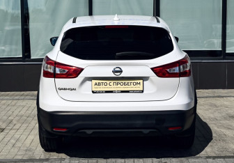 Подержанный автомобиль Nissan Qashqai 2018 года (4 фото)