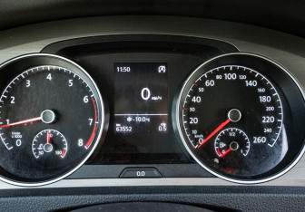 Подержанный автомобиль Volkswagen Golf Hatchback 2015 года (18 фото)