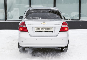 Подержанный автомобиль Chevrolet Aveo Sedan 2011 года (4 фото)