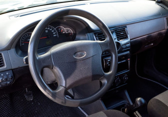 Подержанный автомобиль LADA (ВАЗ) Priora Sedan 2010 года (10 фото)