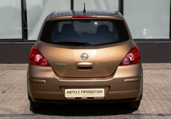 Подержанный автомобиль Nissan Tiida Hatchback 2007 года (4 фото)