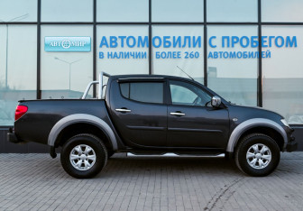 Подержанный автомобиль Mitsubishi L200 2012 года (6 фото)