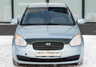 Подержанный автомобиль Hyundai Verna Sedan 2007 года (8 фото)