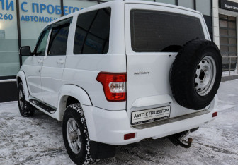 Подержанный автомобиль УАЗ Patriot 2017 года (3 фото)
