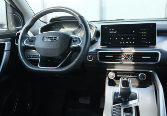 Подержанный автомобиль Geely Coolray 2021 года (10 фото)