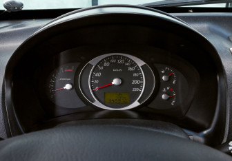 Подержанный автомобиль Hyundai Tucson 2007 года (9 фото)