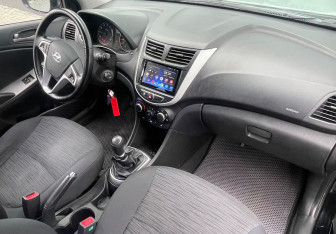 Подержанный автомобиль Hyundai Solaris Sedan 2014 года (10 фото)