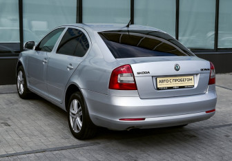 Подержанный автомобиль Skoda Octavia Liftback 2012 года (3 фото)