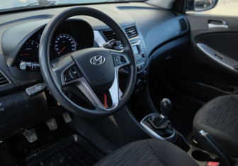 Подержанный автомобиль Hyundai Solaris Sedan 2015 года (9 фото)