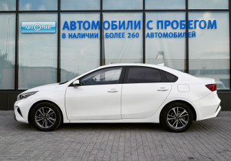 Подержанный автомобиль Kia K3 Sedan 2021 года (2 фото)
