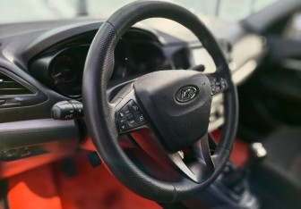 Подержанный автомобиль LADA (ВАЗ) Vesta Sedan 2017 года (9 фото)