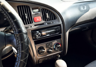 Подержанный автомобиль Hyundai Elantra Sedan 2005 года (11 фото)