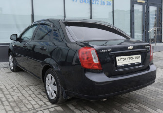 Подержанный автомобиль Chevrolet Lacetti Sedan 2011 года (3 фото)