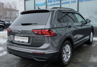 Подержанный автомобиль Volkswagen Tiguan 2021 года (5 фото)