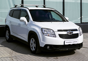 Подержанный автомобиль Chevrolet Orlando 2013 года (7 фото)