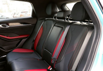 Подержанный автомобиль Geely Coolray 2024 года (19 фото)