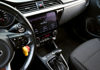 Подержанный автомобиль Kia Rio Hatchback 2019 года (9 фото)