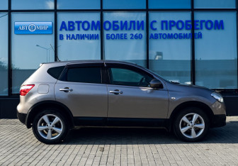 Подержанный автомобиль Nissan Qashqai 2011 года (6 фото)