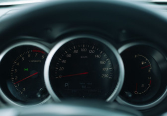 Подержанный автомобиль Suzuki Grand Vitara 2011 года (15 фото)