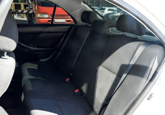 Подержанный автомобиль Toyota Avensis Sedan 2006 года (16 фото)