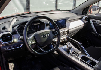 Подержанный автомобиль Geely Coolray 2020 года (16 фото)