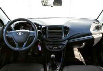 Подержанный автомобиль LADA (ВАЗ) Vesta Sedan 2019 года (13 фото)