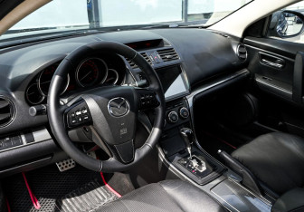 Подержанный автомобиль Mazda 6 Sedan 2010 года (15 фото)