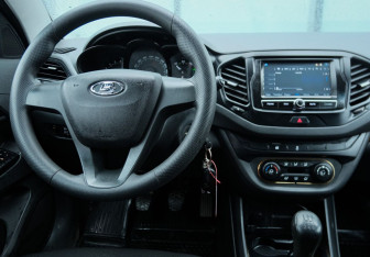 Подержанный автомобиль LADA (ВАЗ) Vesta Sedan 2016 года (10 фото)