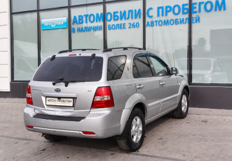 Подержанный автомобиль Kia Sorento 2011 года (5 фото)