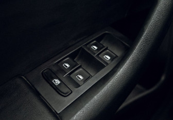 Подержанный автомобиль Skoda Rapid Liftback 2014 года (13 фото)