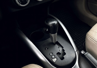 Подержанный автомобиль Mitsubishi Outlander 2007 года (13 фото)