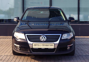 Подержанный автомобиль Volkswagen Passat Sedan 2010 года (8 фото)