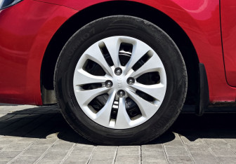 Подержанный автомобиль Kia Rio Sedan 2018 года (24 фото)