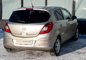 Подержанный автомобиль Opel Corsa 2008 года (5 фото)