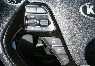 Подержанный автомобиль Kia Ceed Hatchback 2015 года (21 фото)